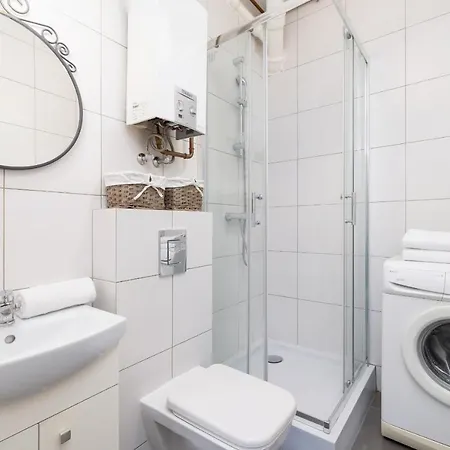 Cozy Aleja Kijowska In Cracow By Renters Apartment Krakow